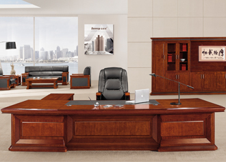 金胡桃木大班臺