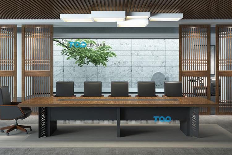 穩(wěn)重厚實(shí)會(huì)議桌體現(xiàn)出辦公室無限空間，滿足了能為會(huì)議激情充分提升了辦公效率