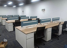 高品質職員辦公卡位